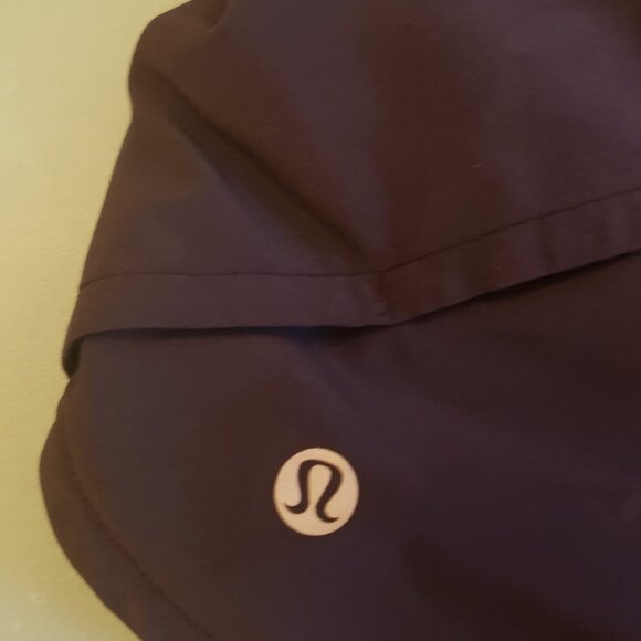 Lululemon Speed Up Shorts. Black 6 - Picture 3 of 7